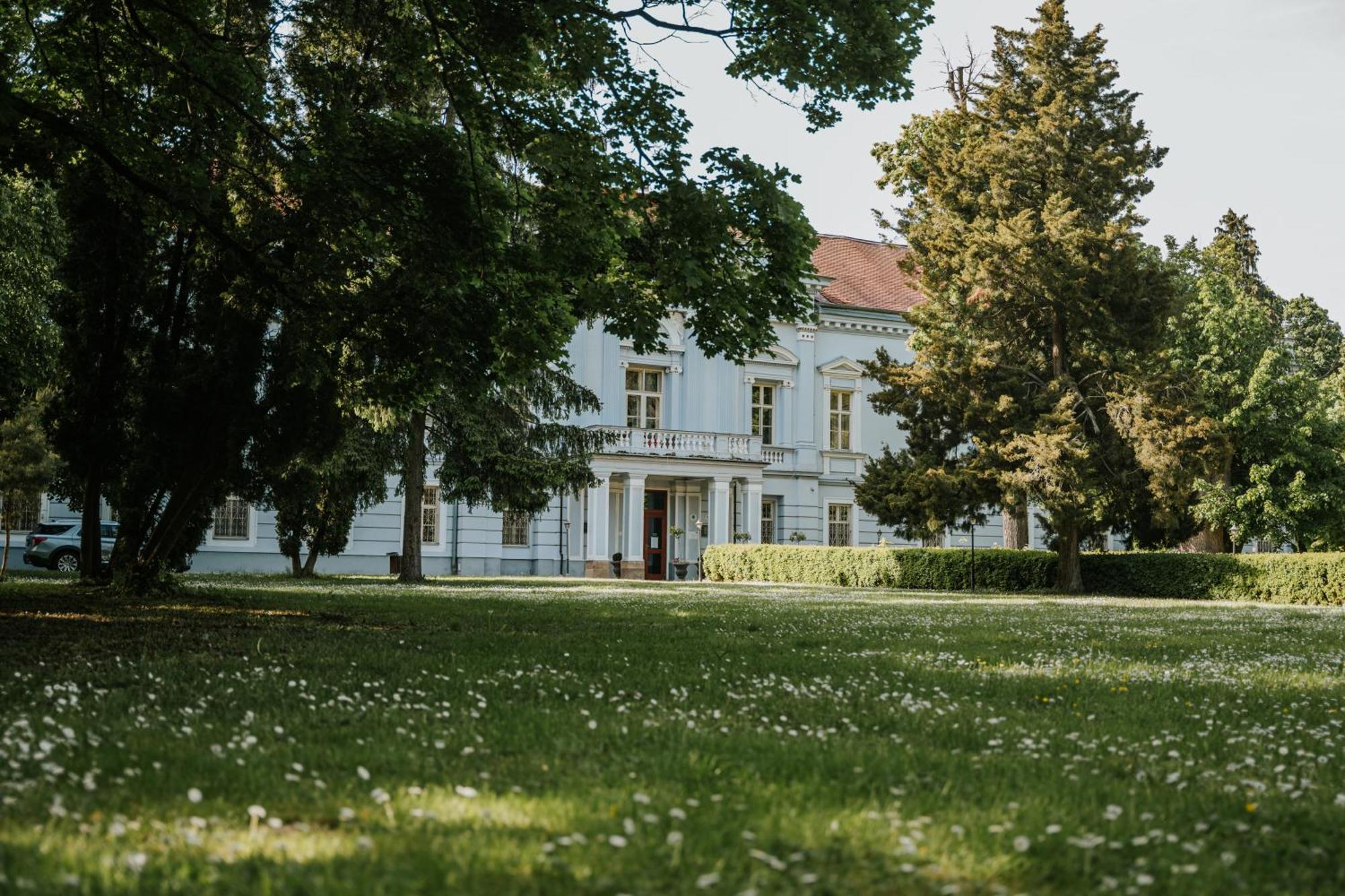 Hotel Kastiel Mojmírovce Eksteriør billede